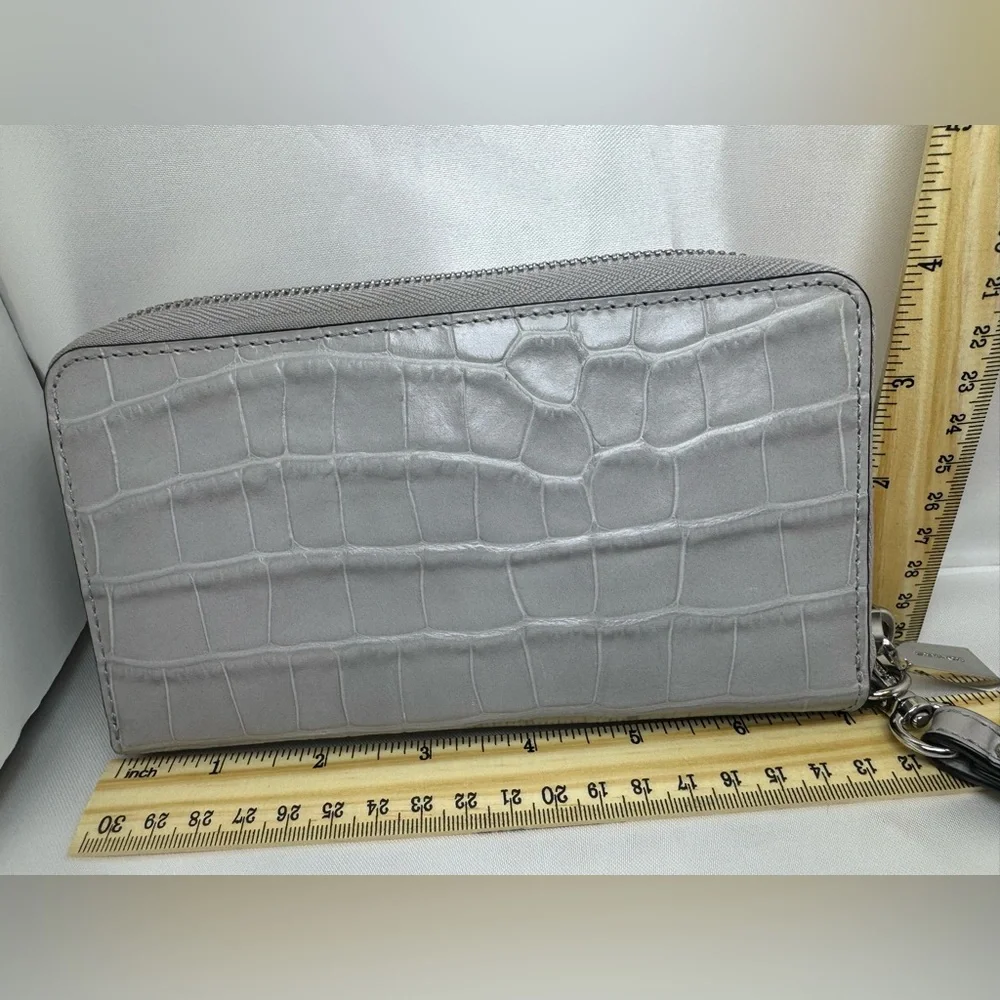 Michael Kors Jet Set Wristlet Travel Croc Embossed Pearl Grey Fall 2017 Rare - Picture 10 of 10